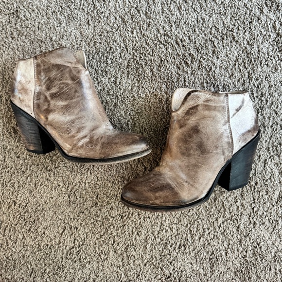 Freebird by Steven 
Distressed leather ankle boot - Picture 1 of 4